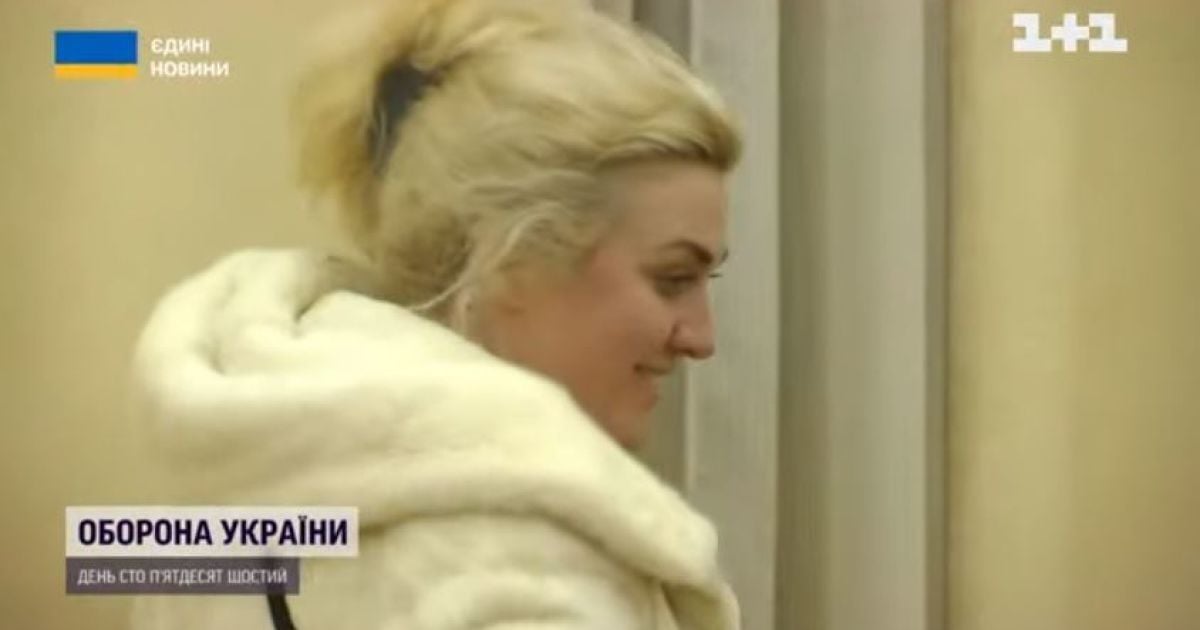 Директорка школи, яку підозрюють у "зливанні" позицій ЗСУ, не з’являється до суду і не носить електронний браслет