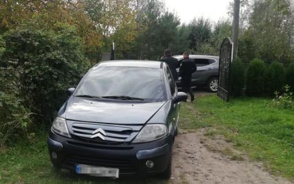 Даже не остановился: во Львовской области водитель насмерть сбил женщину и уехал (фото)