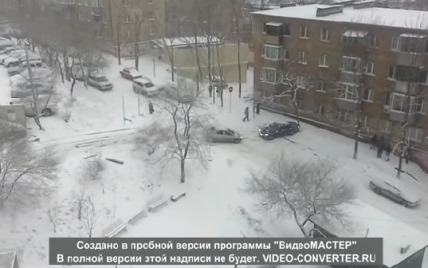 Сеть взорвало видео "слета любителей летней резины" во Владивостоке