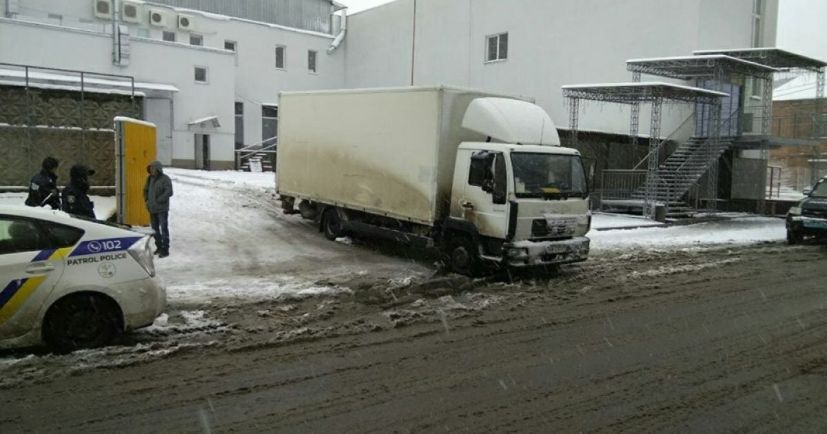 У Вінниці вантажівка збила маму та двох її дітей, 7-річна дівчинка у реанімації