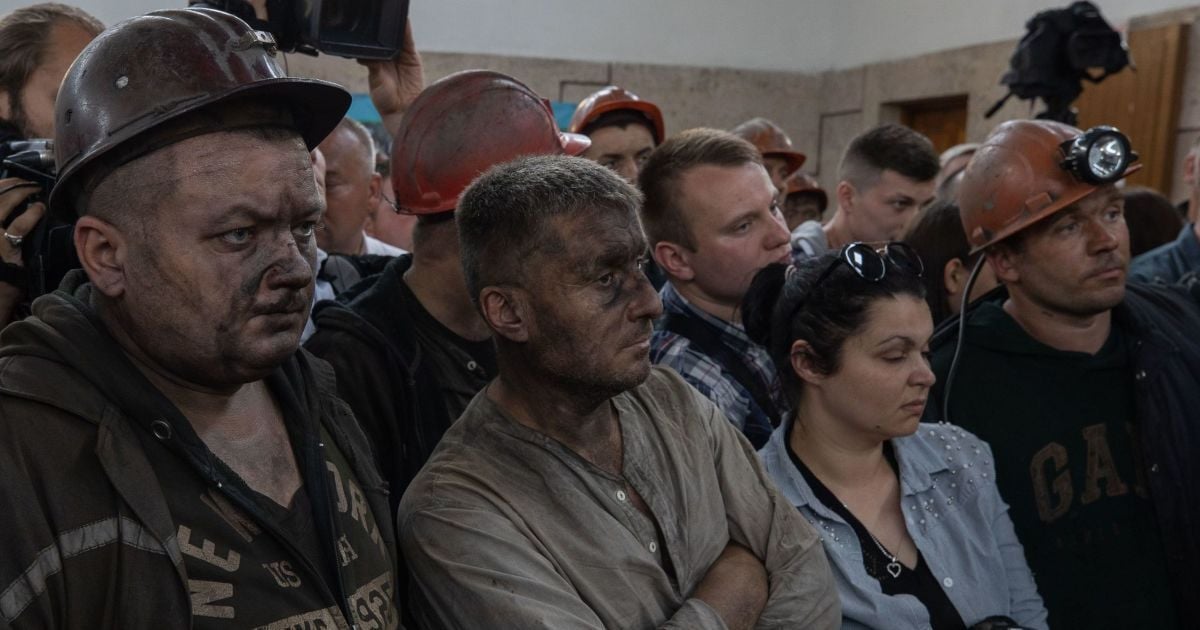 На шахте в Днепропетровской области рассказали о состоянии пострадавших в пожаре горняков