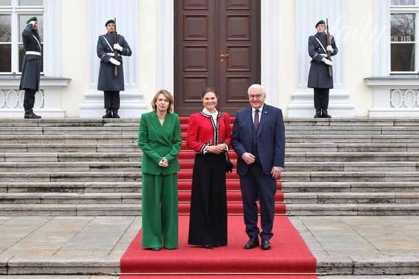 Ельке Бюденбендер, кронпринцеса Вікторія та Франк-Вальтер Штайнмаєр / © Getty Images