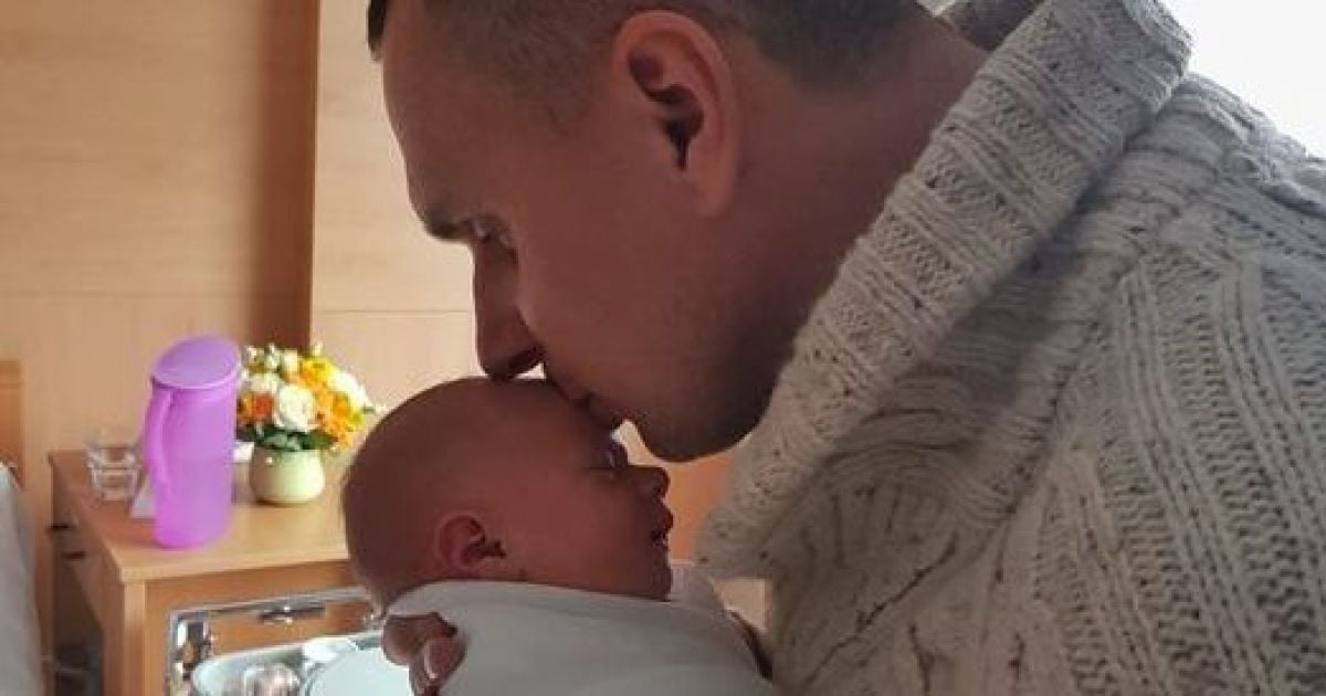 Стало відомо, хто народив доньку Олегу Сенцову