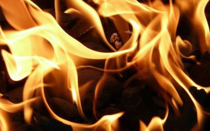 Під Києвом випадковий свідок пожежі врятував із вогню двох дітей, але сам отримав травми