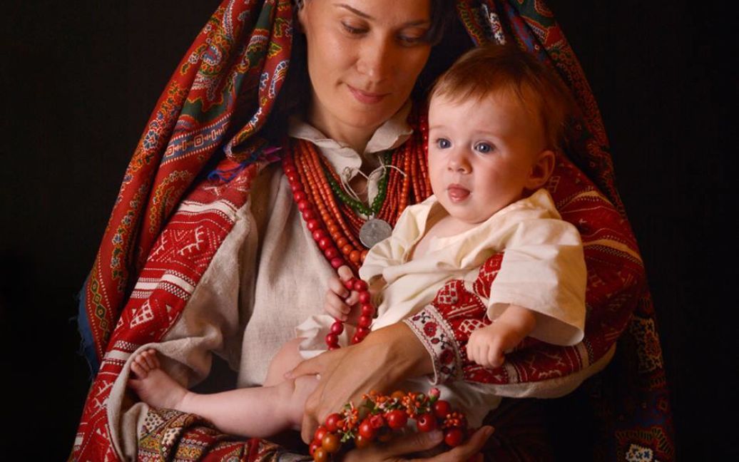 Фото объединенные названием "Украинская Мадонна" / © 