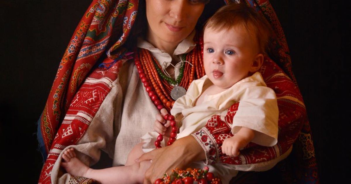 Фото объединенные названием "Украинская Мадонна"