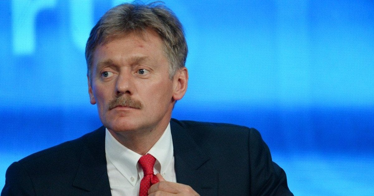 Песков тоже не собирается делать прививку российской вакциной от COVID-19 и объяснил, почему