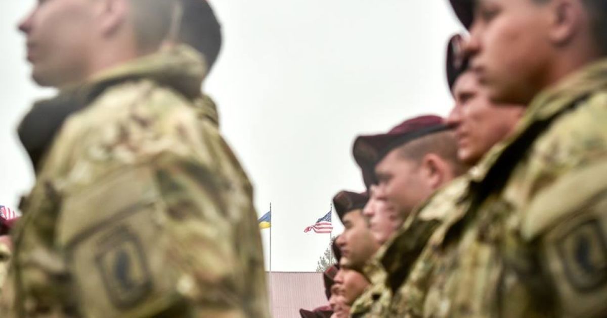 Президент України зустрівся з військовими / © Instagram/lana_vihrova