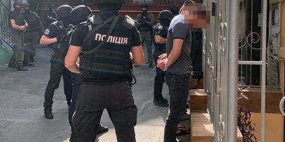 На Печерську у Києві поліція виявила групу осіб з вогнепальною зброєю