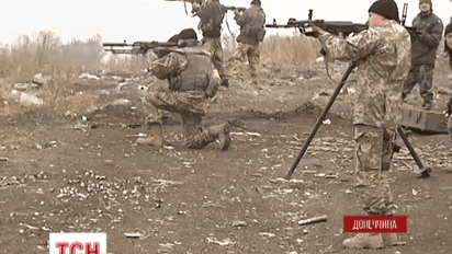 На Донбасі поновилися обстріли з великого калібру