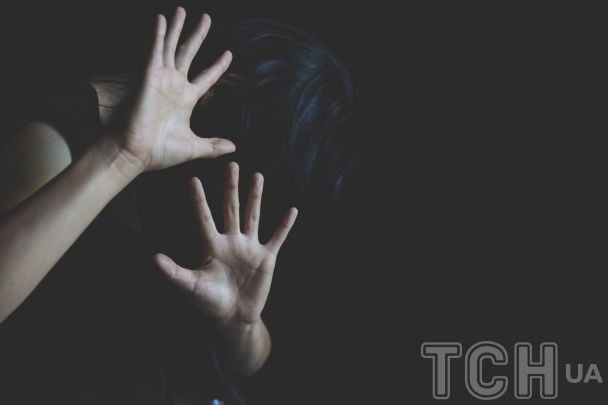 На Киевщине отчим изнасиловал 13-летнюю дочь сожительницы: детали от прокуратуры