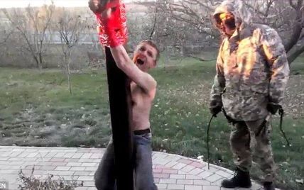 Ужасное видео пыток боевиками наркоторговца на Донбассе шокировало западные СМИ