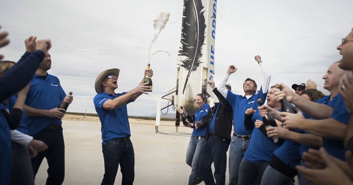 Ракета New Shepard компании Blue Origin достигла высоты 103,369 метра. / © Blue Origin