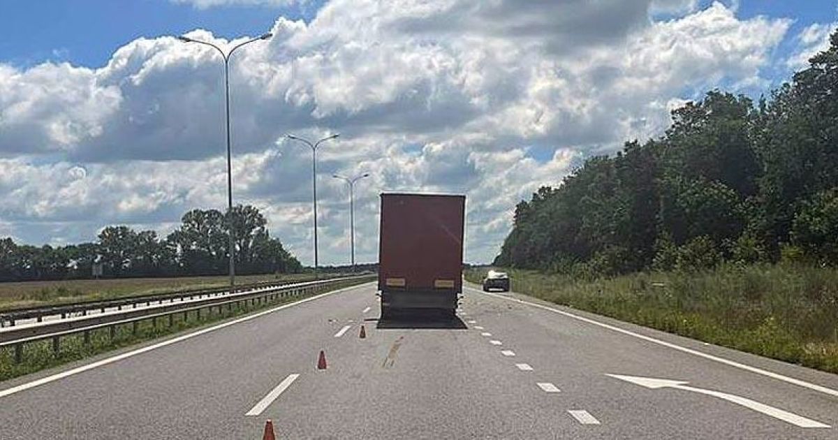 В Полтавской области не разминулись грузовик и легковушка: выжили не все (фото)