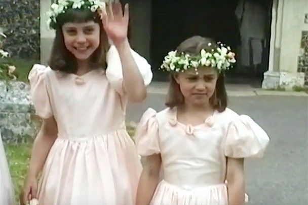 Сестры Миддлтон (Кейт улыбается)