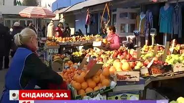 На столичних ринках значно подешевшали овочі та фрукти