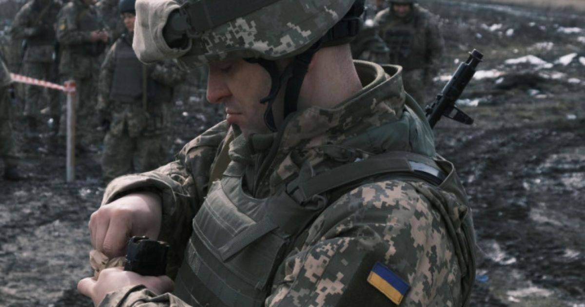 Ситуація на Донбасі: бойовики скинули ВОГ і поранили двох бійців