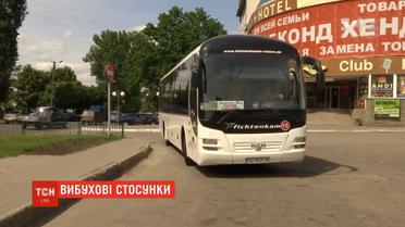 Нетверезий чоловік через конфлікт із дівчиною ледь не підірвав автобус на Харківщині