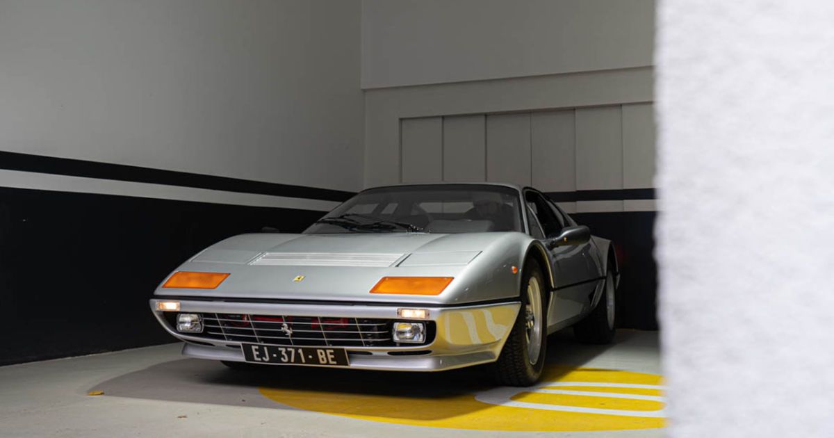 Ferrari Жана-Поля Бельмондо уйдет с молотка во Франции: сколько планируют за него получить