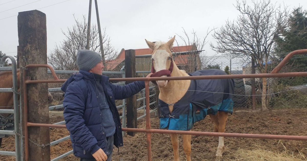 В Польше украинцу, которому на работе оторвало руку, через 2 года дали протез, который ему не подошел