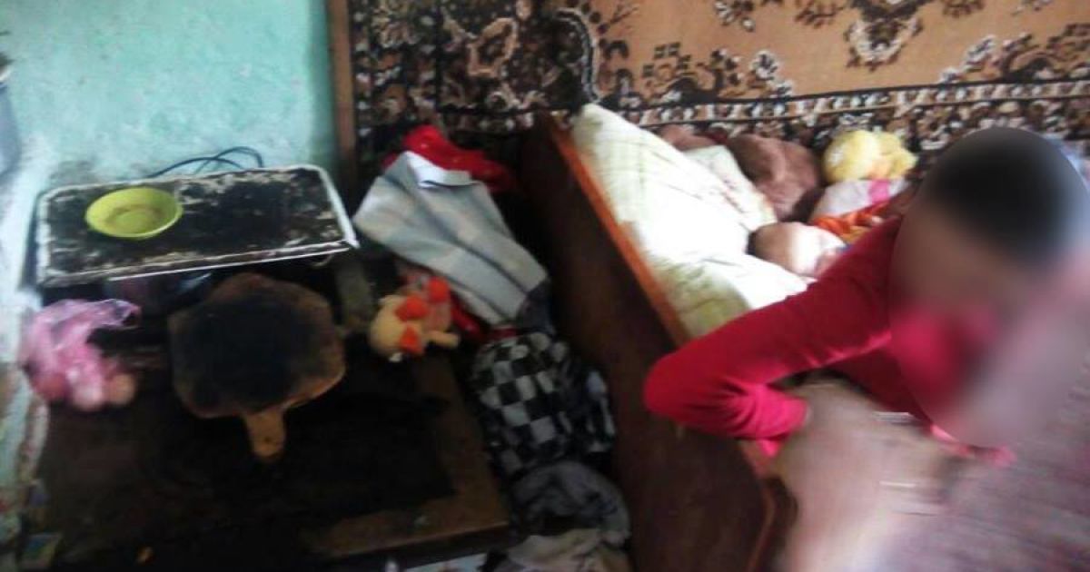 горе-матір не годувала дітей прикарпаття_5 / © Ювенальная превенция Прикарпатья