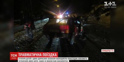 П'ятеро дітей і двоє дорослих травмувалися в ДТП на Прикарпатті