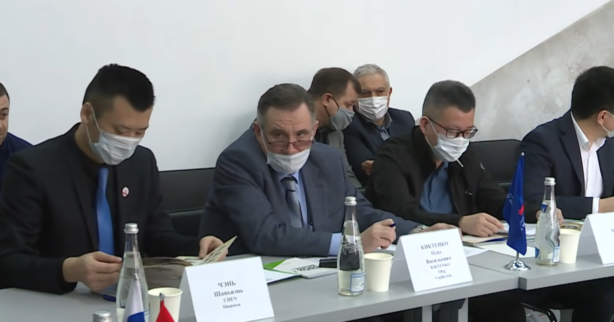 "Власть" Крыма хвалилась делегацией из Китая: СМИ называют ее оптовиками из московских рынков