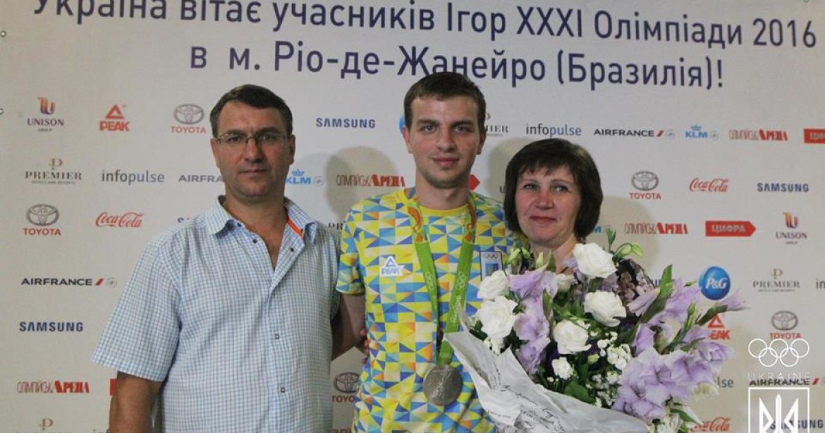 Сергей Кулиш, который принес Украине первую олимпийскую медаль Рио, вернулся в Украину. / © НОК Украины