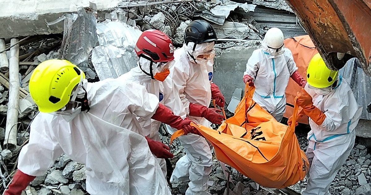 Обвал школи в Індонезії