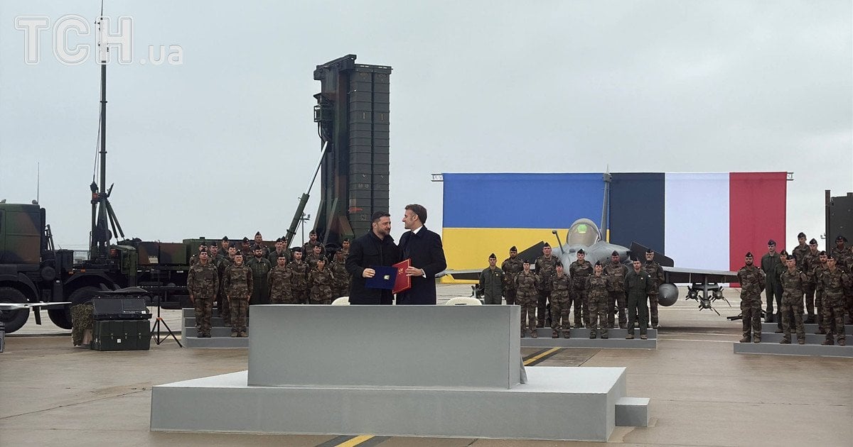 Зеленський та Макрон підписали важливу декларацію — Політика