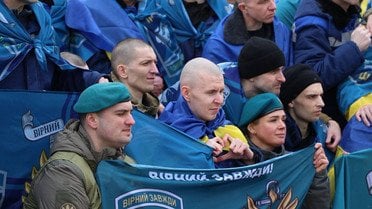 ПЕРШІ ДЗВІНКИ МАМАМ! Великодній ОБМІН СЬОГОДНІ: кадри ДОВОДЯТЬ ДО СЛІЗ!