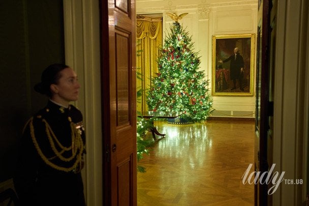 Меланія Трамп прикрасила Білий дім до Різдва 2025 року / © Associated Press