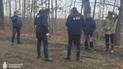 На Рівненщині бурштинокопачі напали на працівників СБУ: внаслідок стрілянини поранено 5 осіб