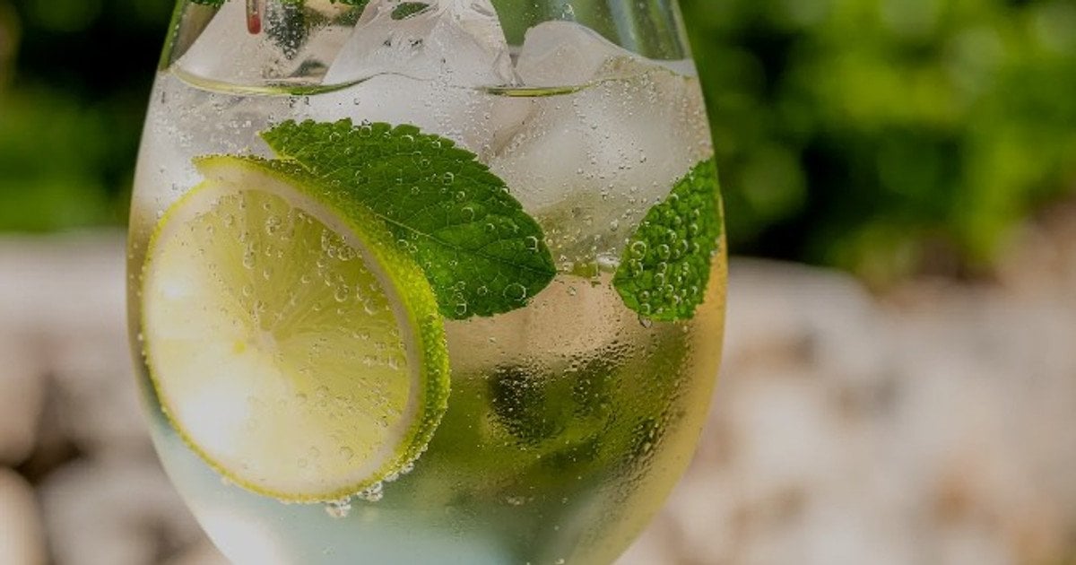 Коктейль Hugo spritz