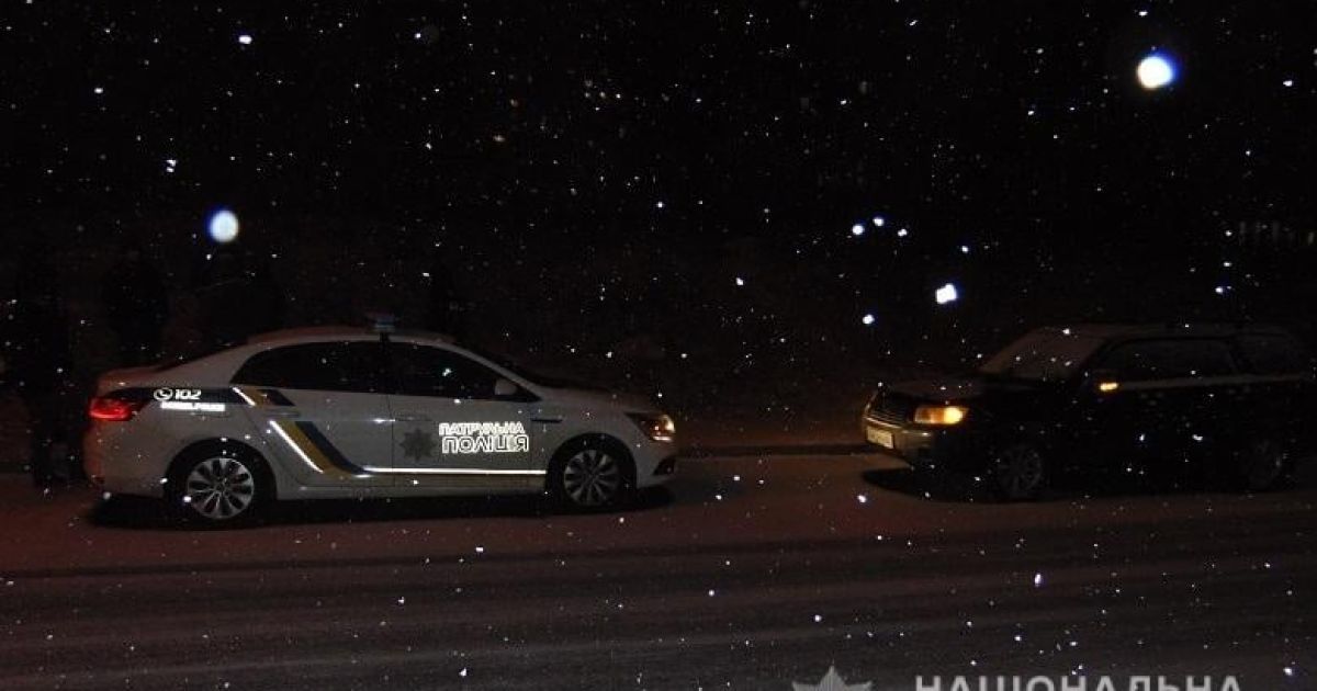 У Києві затримано трьох чоловіків, які заради помсти пограбували сусідів