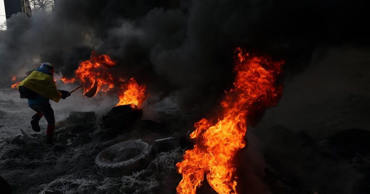 Вогняні колісниці Майдану: відомий фотограф поділився світлинами п’ятирічної давнини