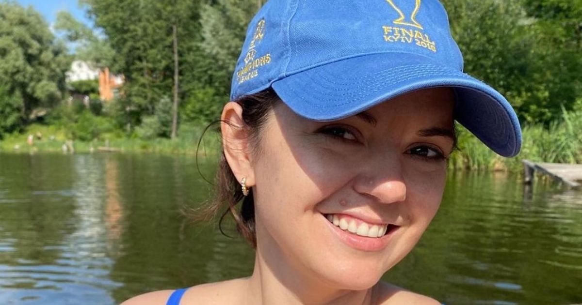 Марічка Падалко у майці та шортах влаштувала "дівич-вечір" з Соломією Вітвіцькою на дачі