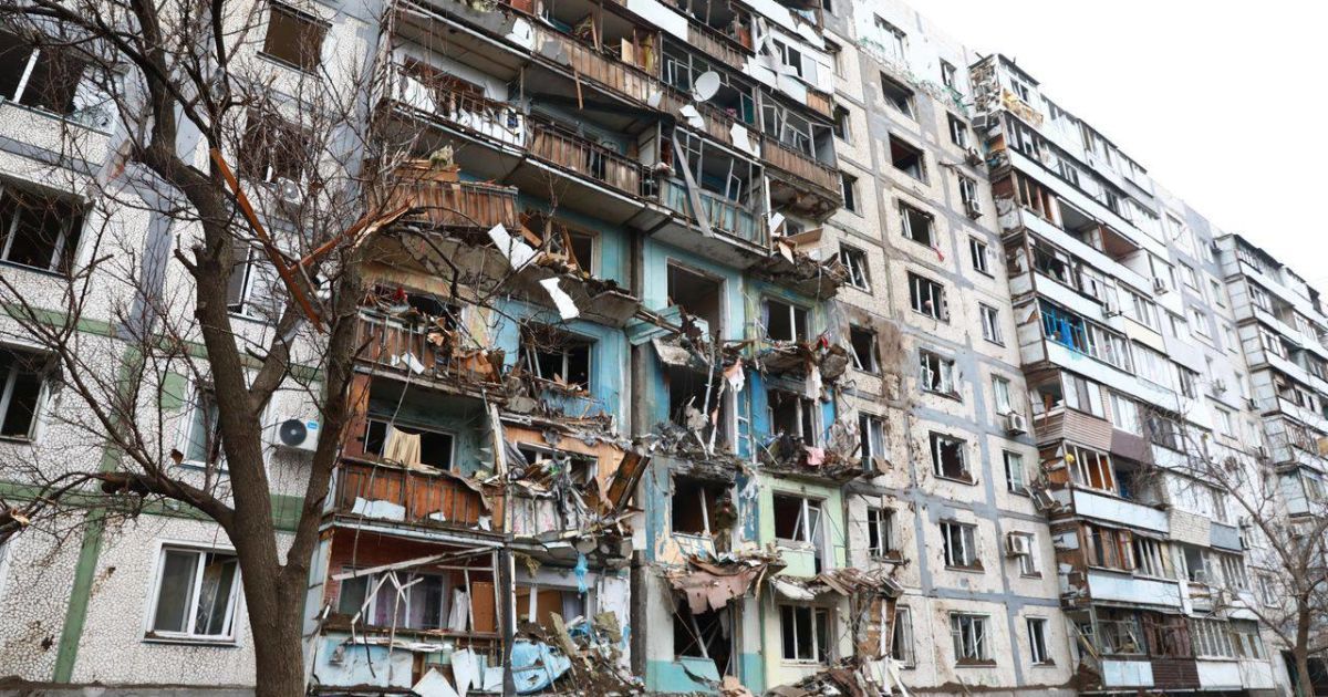 Наслідки ракетного удару по Запоріжжі 22 березня.