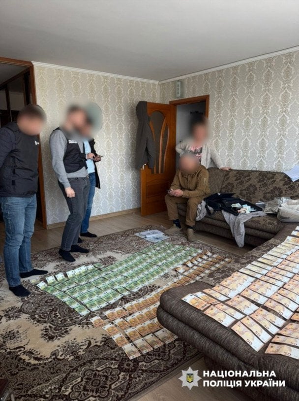 В Україні викрили корупційні схеми в ТЦК на десятки мільйони гривень: що знайшли під час обшуків (фото)