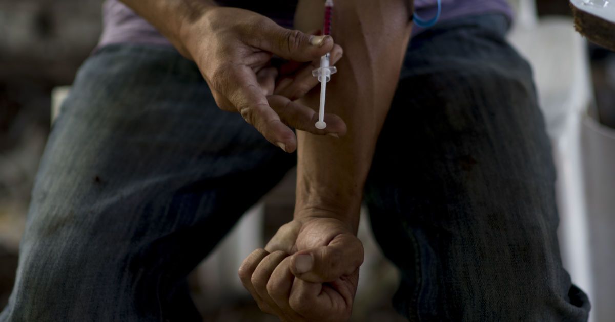 У Китаї зважилися на заборону важкого наркотику, який "косить" наркоманів у США