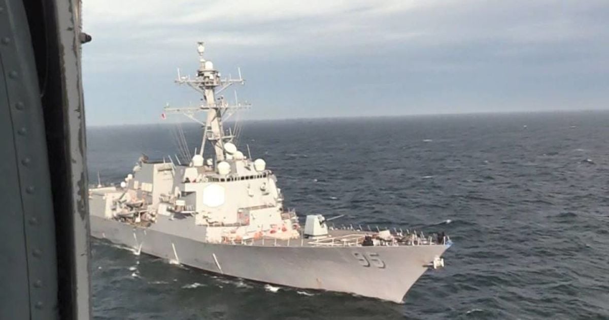 Українські ВМС провели спільні тренування з американським есмінцем у Чорному морі
