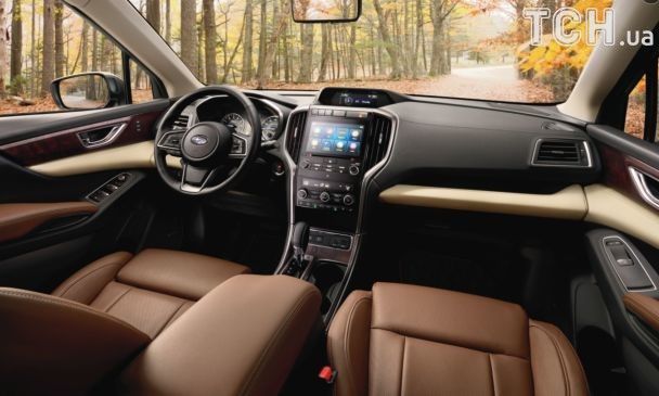  / © CarandDriver