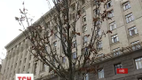 У Києві зів'яли каштани на Хрещатику, які купували по 430 євро за саджанець