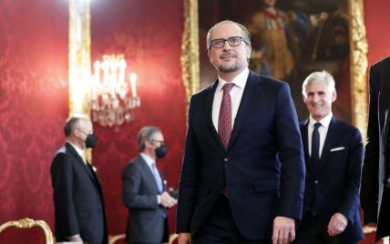 В Австрії після корупційного скандалу новий канцлер Шалленберг склав присягу