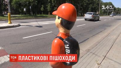 На столичных перекрестках появятся школьники-манекены