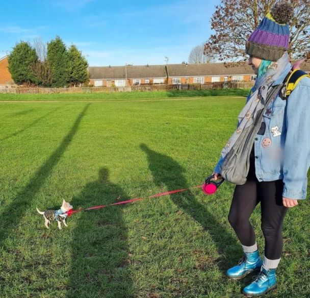 Ребекка Моррис с собакой / © ВВС