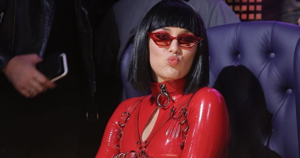 Скандальная MARUV стала судьей российского шоу