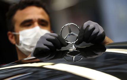 Mercedes-Benz показал на тизере особенности нового S-Class
