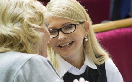 Как ты вел себя, Арсений? Юзеры сравнивают "новую" Тимошенко с обольстительной учительницей