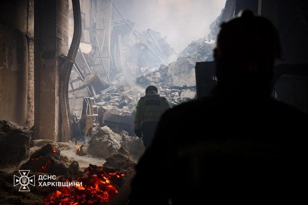 Россия ударила по гражданскому объекту на Харьковщине / © ГСЧС Украины